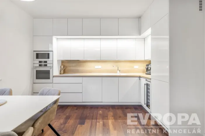 Prodej bytu 3+kk, Praha - Hloubětín, Waltariho, 78 m2