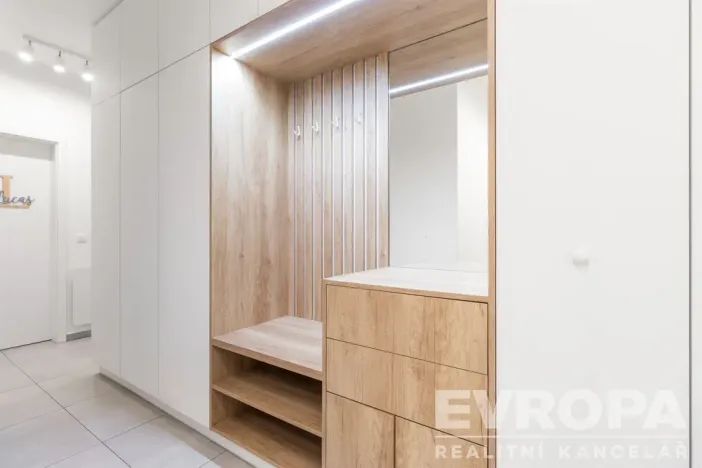 Prodej bytu 3+kk, Praha - Hloubětín, Waltariho, 78 m2