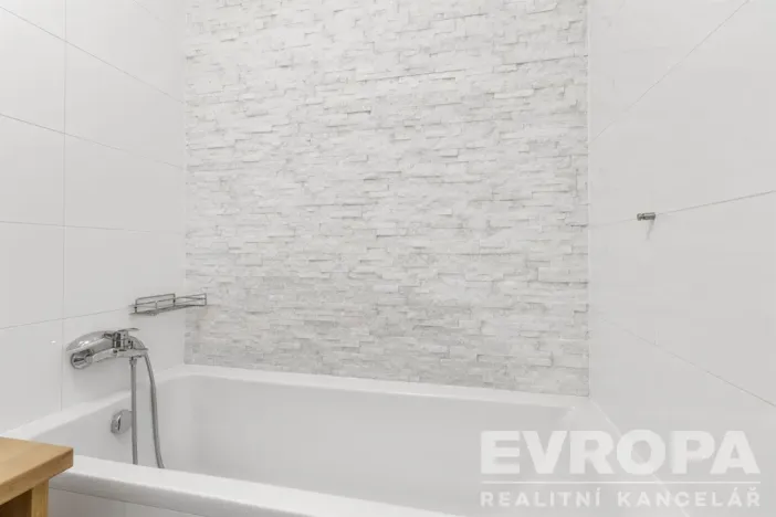 Prodej bytu 3+kk, Praha - Hloubětín, Waltariho, 78 m2