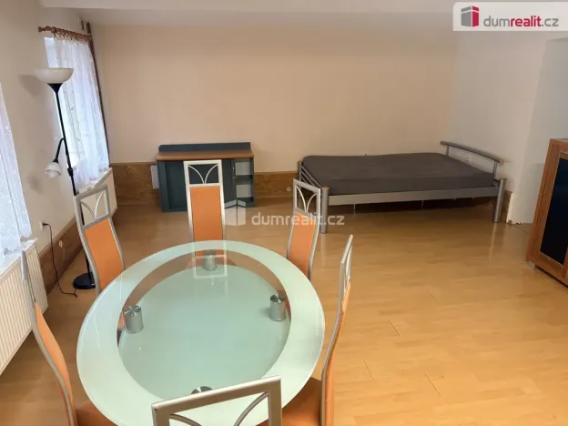 Pronájem bytu 1+kk, Břeclav, Nerudova, 35 m2