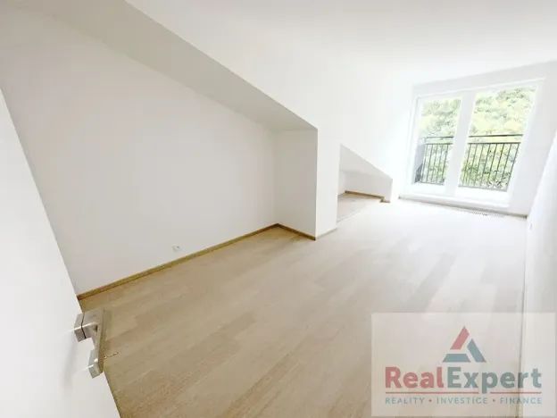 Pronájem bytu 4+kk, Praha - Vršovice, Oblouková, 136 m2