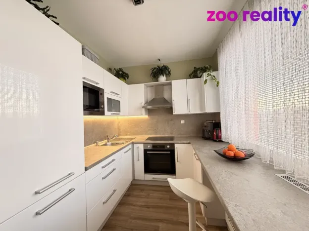 Prodej bytu 2+1, Chomutov, Bezručova, 60 m2