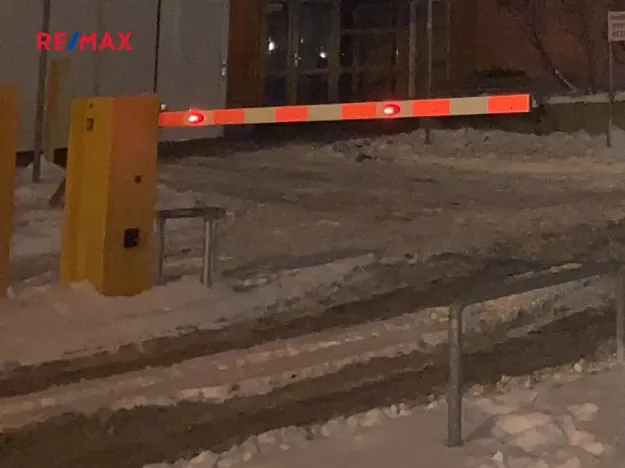 Pronájem garážového stání, Praha - Smíchov, Tomkova, 12 m2