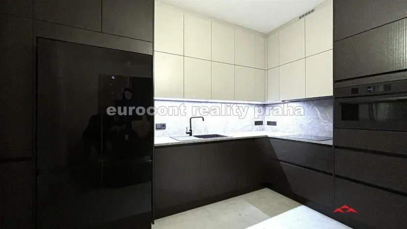 Pronájem bytu 3+1, Praha, Obrovského, 90 m2