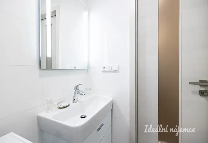 Pronájem bytu 2+kk, Praha - Strašnice, Černokostelecká, 51 m2