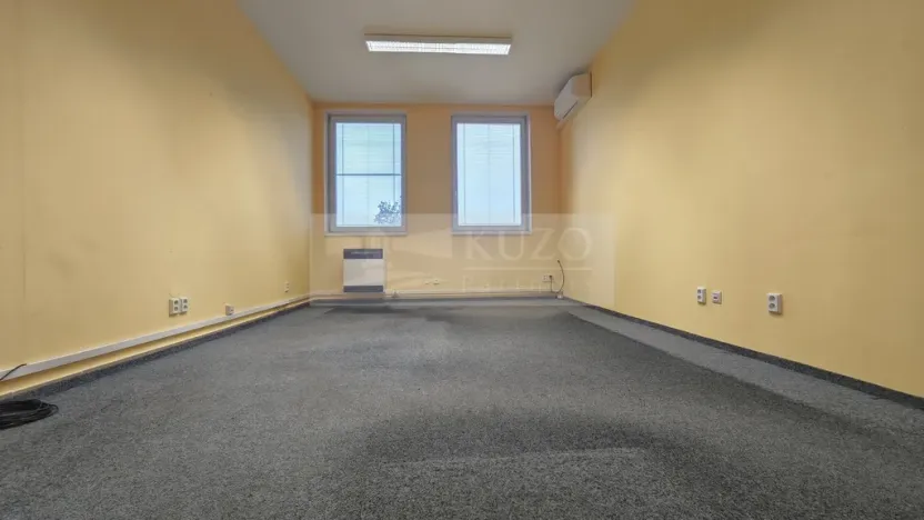 Pronájem kanceláře, Pečky, Chvalovická, 71 m2