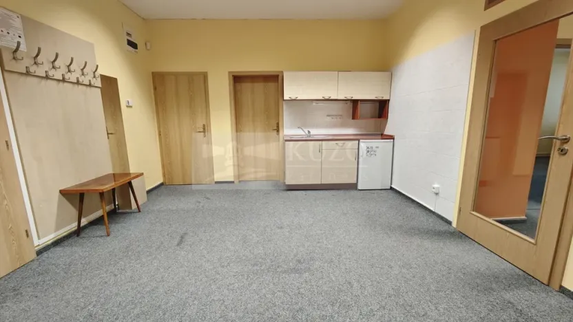 Pronájem kanceláře, Pečky, Chvalovická, 71 m2