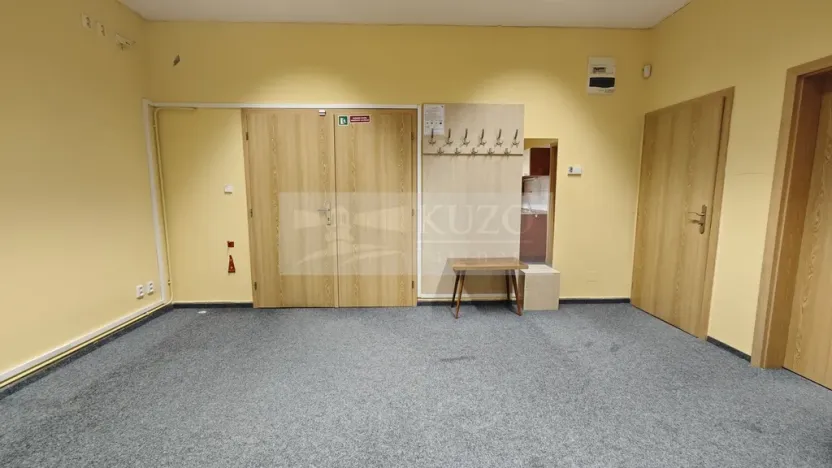 Pronájem kanceláře, Pečky, Chvalovická, 71 m2