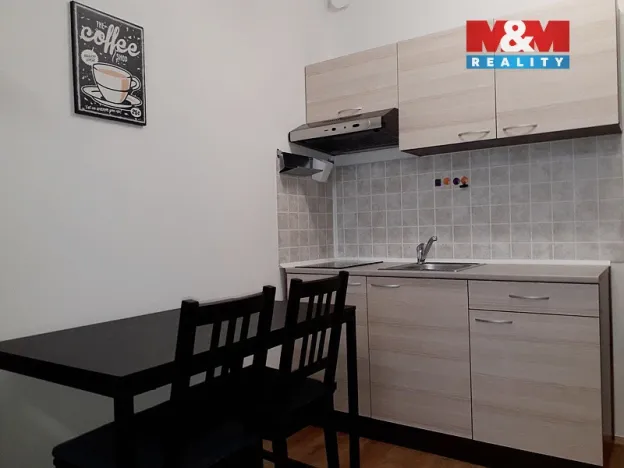 Pronájem bytu 1+kk, Praha - Vysočany, Pod Harfou, 26 m2