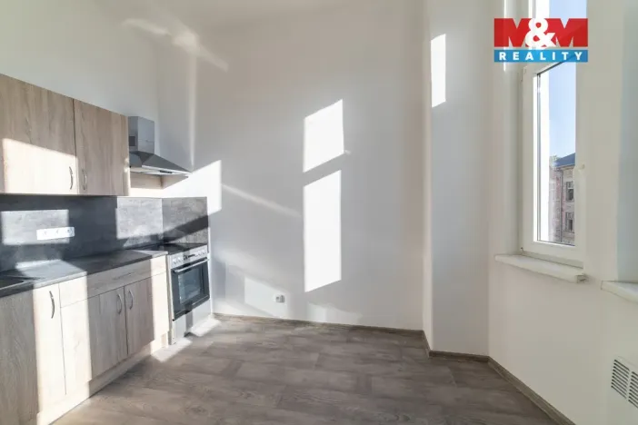 Pronájem bytu 1+1, Sokolov, Nádražní, 39 m2