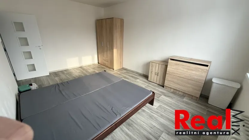 Pronájem bytu 2+1, Zlín - Malenovice, Chelčického, 54 m2