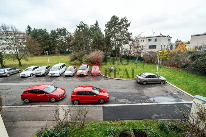 Prodej bytu 3+1, Praha - Lhotka, Štúrova, 69 m2