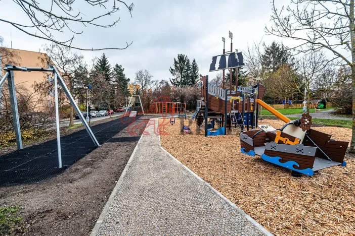 Prodej bytu 3+1, Praha - Lhotka, Štúrova, 69 m2