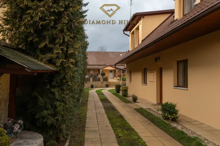 Prodej rodinného domu, Kozojedy, Českobrodská, 299 m2