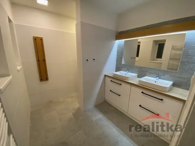 Prodej bytu 4+1, Opava - Předměstí, Olomoucká, 110 m2