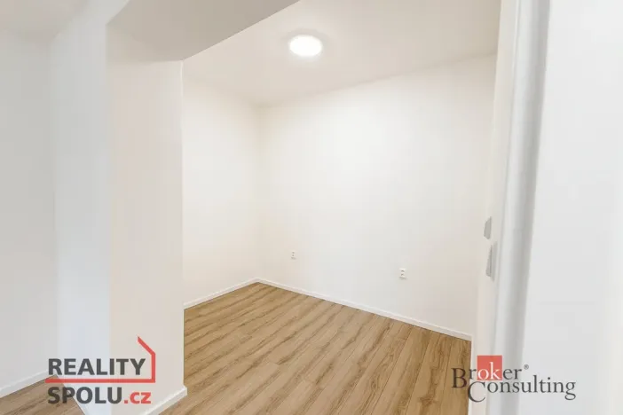 Pronájem bytu 1+kk, Vyškov - Vyškov-Město, Masarykovo náměstí, 25 m2