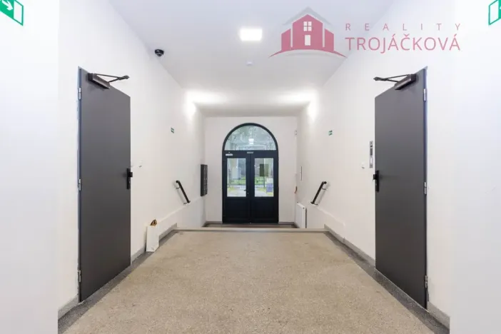 Pronájem kanceláře, Havířov - Prostřední Suchá, U Pošty, 802 m2