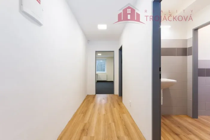 Pronájem kanceláře, Havířov - Prostřední Suchá, U Pošty, 802 m2