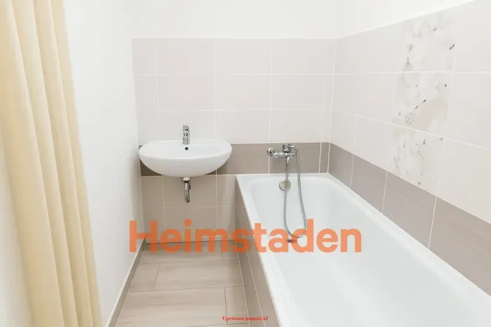 Pronájem bytu 2+1, Ostrava - Poruba, náměstí Boženy Němcové, 60 m2
