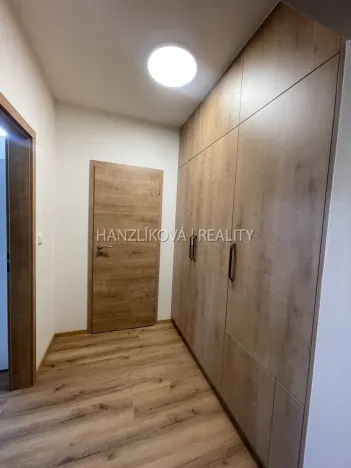 Pronájem bytu 1+kk, České Budějovice, Dobrovodská, 32 m2