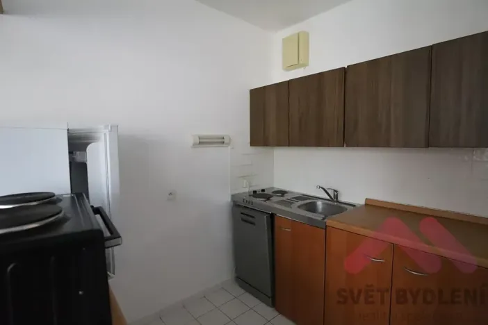 Pronájem bytu 1+kk, Praha - Vysočany, bratří Dohalských, 43 m2