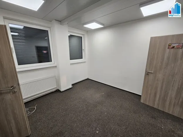 Pronájem skladu, Dobřany, Šlovická, 669 m2