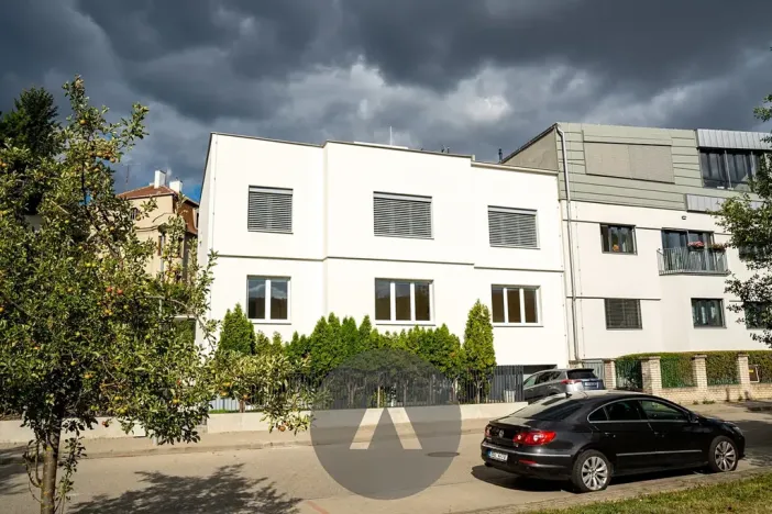 Pronájem bytu 1+kk, Brno, Žabovřeská, 35 m2