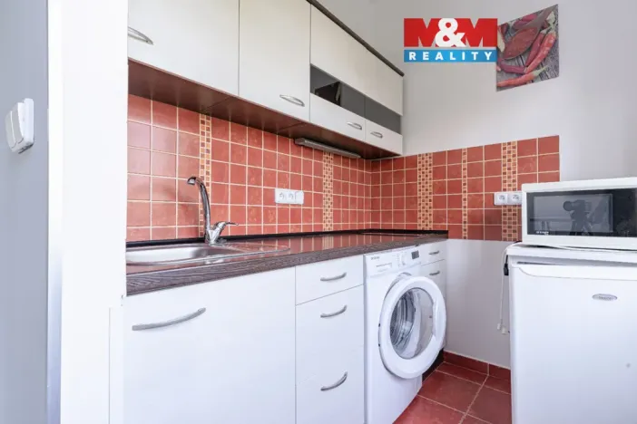 Pronájem bytu 1+kk, Hradec Králové, Labská kotlina, 25 m2