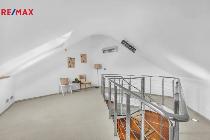 Prodej bytu 5+kk, Praha - Dolní Měcholupy, Za kovárnou, 219 m2