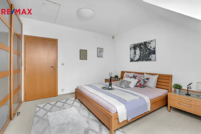 Prodej bytu 5+kk, Praha - Dolní Měcholupy, Za kovárnou, 219 m2