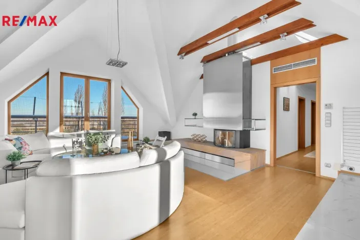 Prodej bytu 5+kk, Praha - Dolní Měcholupy, Za kovárnou, 219 m2