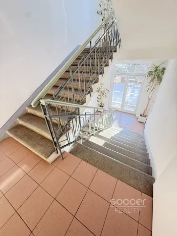 Pronájem bytu 1+kk, Praha - Žižkov, Jeseniova, 26 m2