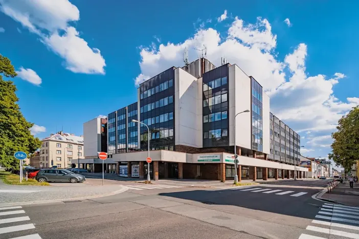 Pronájem kanceláře, Hradec Králové, Nerudova, 300 m2