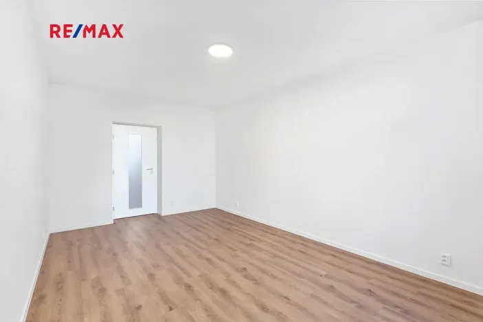 Pronájem bytu 1+1, Praha - Žižkov, Na mokřině, 41 m2