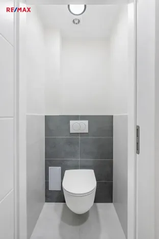 Pronájem bytu 1+1, Praha - Žižkov, Na mokřině, 41 m2