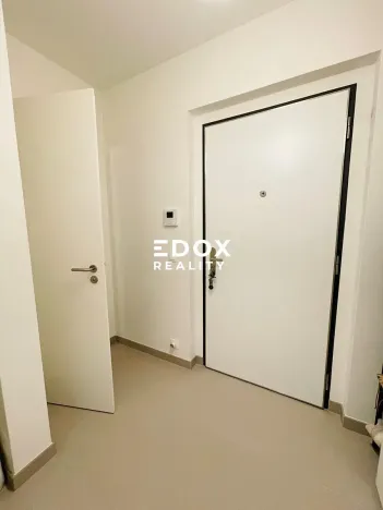 Pronájem bytu 1+kk, Praha - Košíře, Naskové, 34 m2