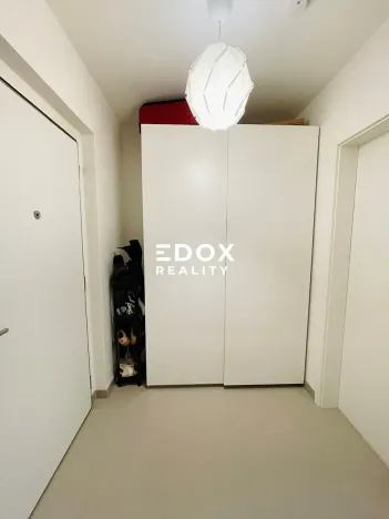 Pronájem bytu 1+kk, Praha - Košíře, Naskové, 34 m2