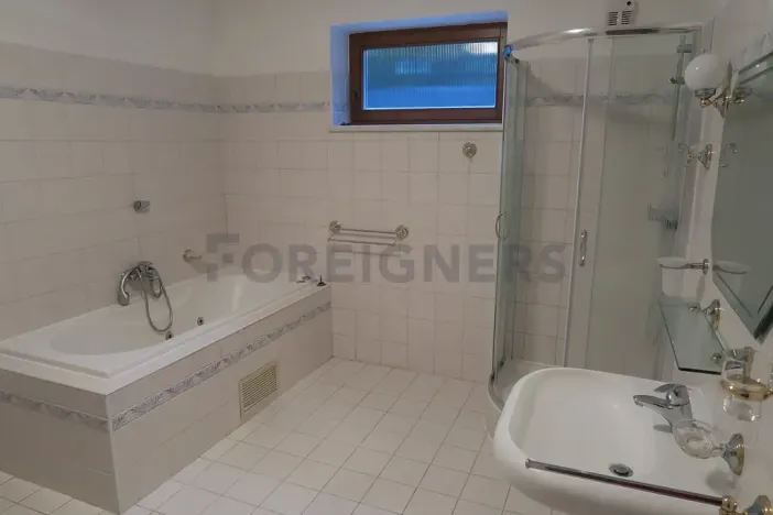 Pronájem rodinného domu, Brno, Hatě, 370 m2