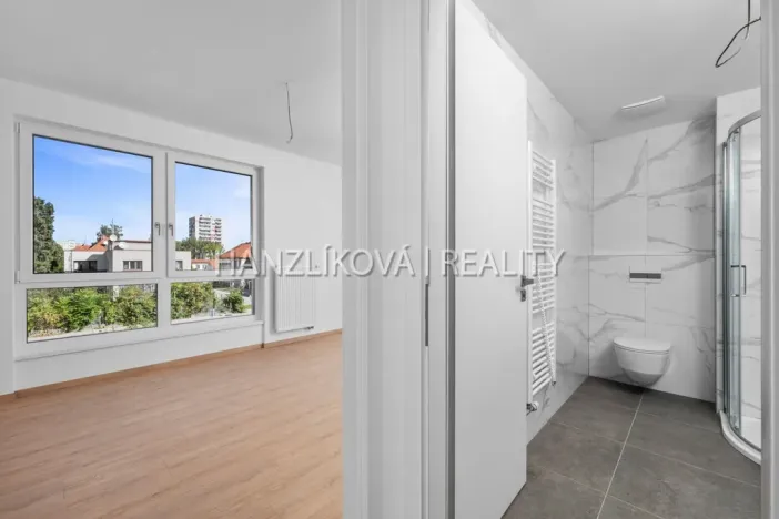 Pronájem bytu 1+kk, České Budějovice, Hálkova, 24 m2
