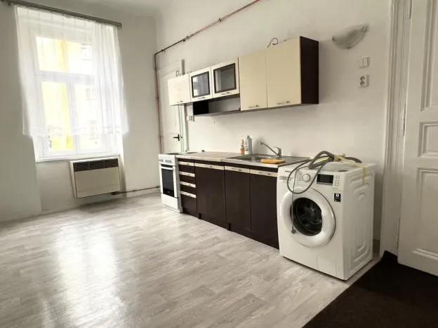 Pronájem bytu 2+kk, Praha - Nusle, Svatoslavova, 36 m2