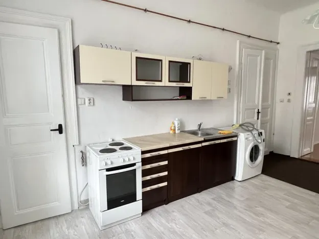 Pronájem bytu 2+kk, Praha - Nusle, Svatoslavova, 36 m2