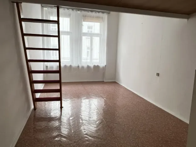 Pronájem bytu 2+kk, Praha - Nusle, Svatoslavova, 36 m2