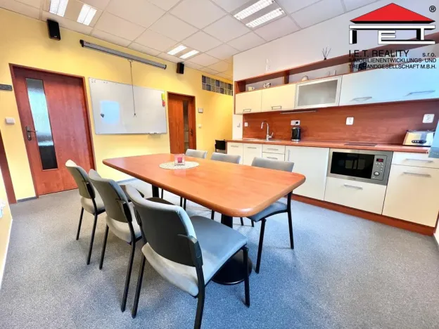 Pronájem skladu, Ostrava, Sokolská třída, 181 m2