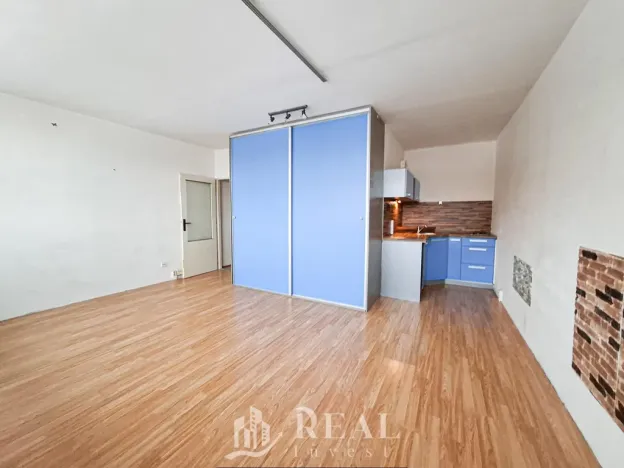 Pronájem bytu 1+kk, Chomutov, Březenecká, 24 m2