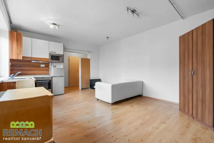 Pronájem bytu 1+kk, Uherské Hradiště, Slovácká, 32 m2