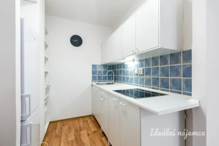 Pronájem bytu 2+kk, Praha - Bohnice, Zelenohorská, 42 m2