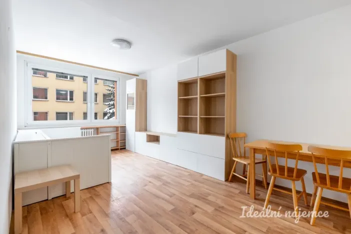 Pronájem bytu 2+kk, Praha - Bohnice, Zelenohorská, 42 m2