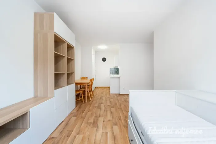 Pronájem bytu 2+kk, Praha - Bohnice, Zelenohorská, 42 m2