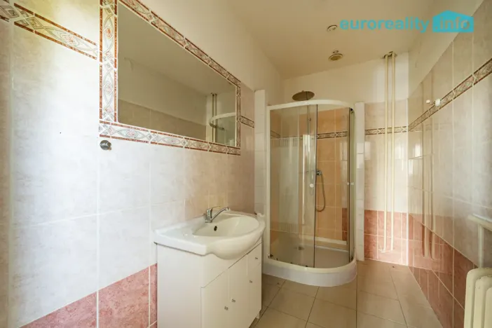 Prodej činžovního domu, Aš, Okružní, 1497 m2