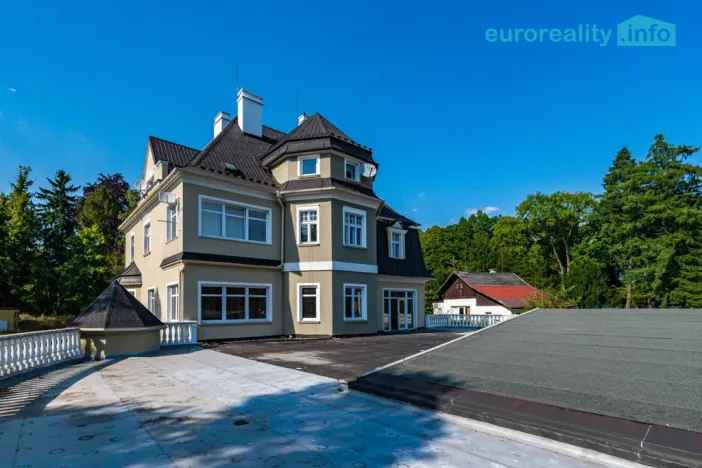 Prodej činžovního domu, Aš, Okružní, 1497 m2